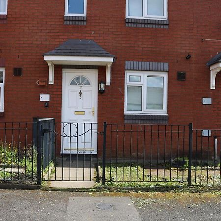 맨체스터 Cosy 2 Bed With Parking Near Piccadilly, Etihad Stadium And Coop Live Sleeps Up To 5 빌라 외부 사진