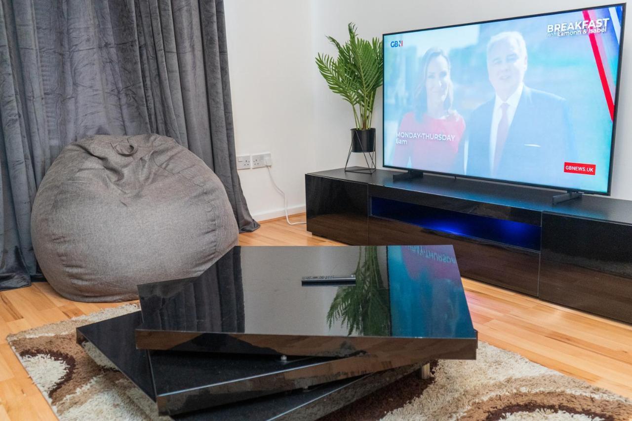 맨체스터 Cosy 2 Bed With Parking Near Piccadilly, Etihad Stadium And Coop Live Sleeps Up To 5 빌라 외부 사진