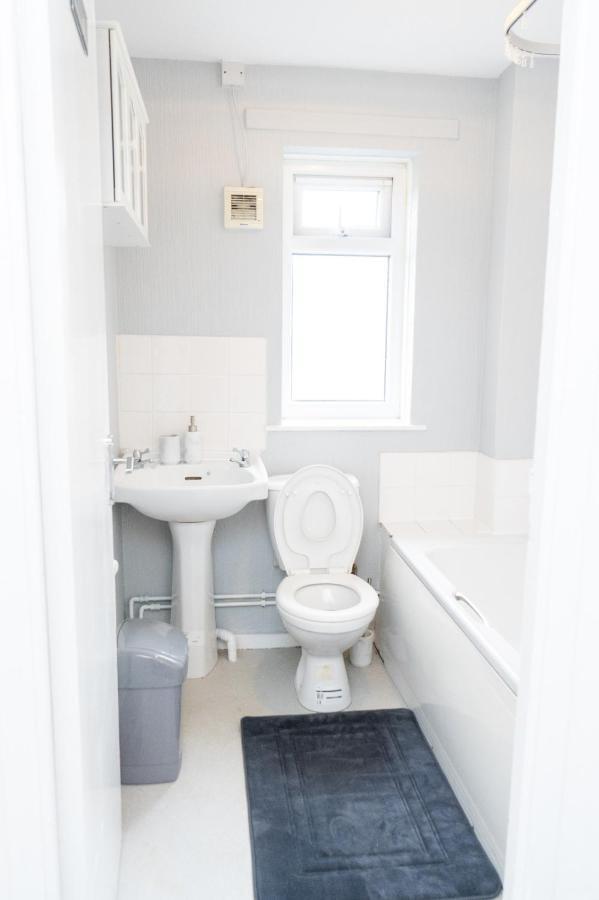 맨체스터 Cosy 2 Bed With Parking Near Piccadilly, Etihad Stadium And Coop Live Sleeps Up To 5 빌라 외부 사진